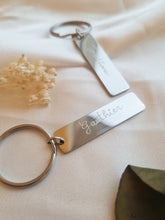 Charger l&#39;image dans la galerie, Porte clefs barre à personnaliser
